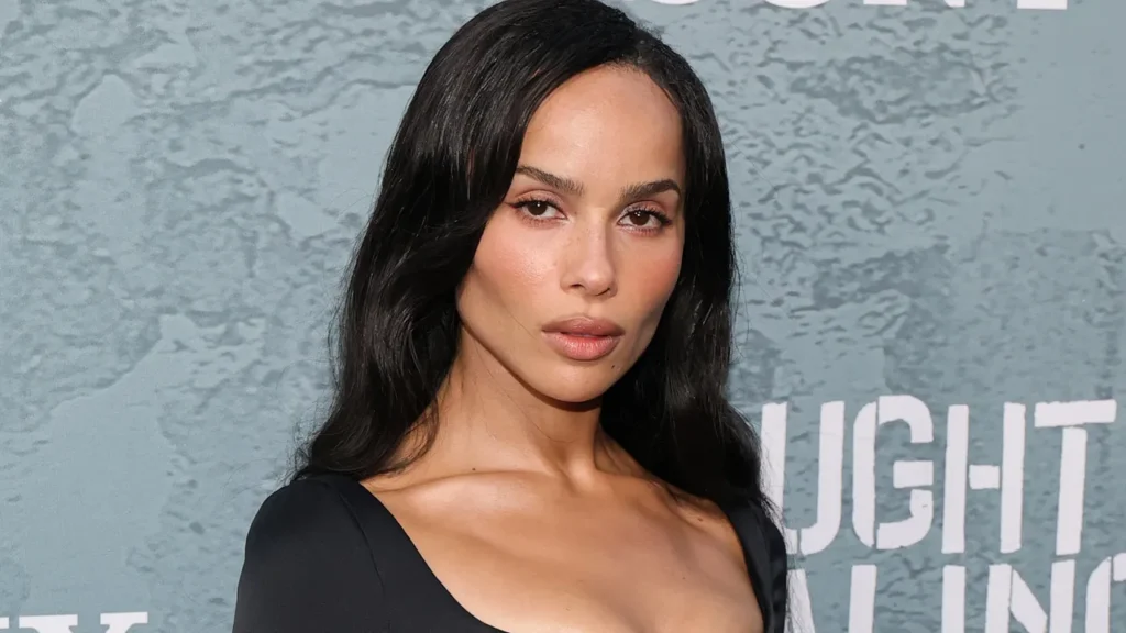 Zoë Kravitz Joins Team (Micro!) Bob